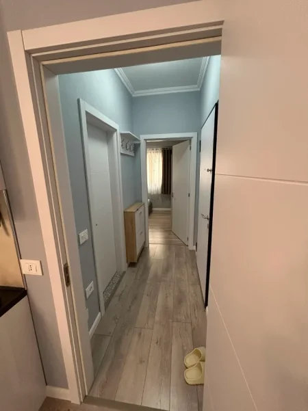 Tirane, jepet me qera apartament 2+1 Kati 5, 85 m² 780 € (Stacioni i Trenit)