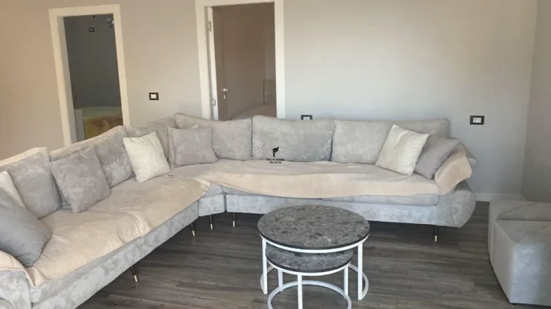 Tirane, jepet me qera apartament 1+1 Kati 2, 70 m² 650 € (PORCELANI)