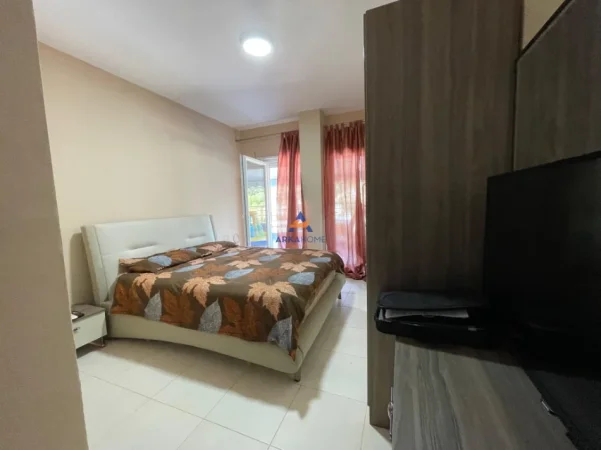 Tirane, jepet me qera apartament 2+1 Kati 6, 187 m² 589 € (SHKOZE)