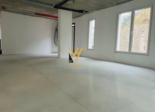 Tirane, jepet me qera ambjent biznesi Kati 0, 300 m² 800.000 € (SELITE)