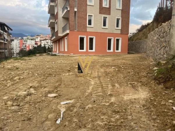 Tirane, jepet me qera ambjent biznesi Kati 0, 300 m² 800.000 € (SELITE)