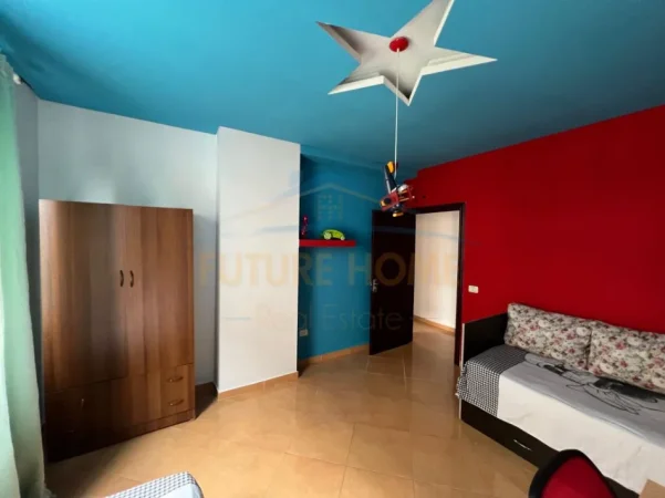 Tirane, jepet me qera apartament 2+1 Kati 5, 93 m² 570 € (UNAZA E RE)