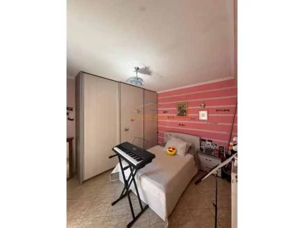 Tirane, shes apartament 3+1+Ballkon Kati 5, 150 m² 220.000 € 