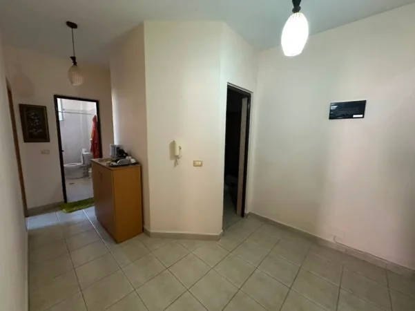 Durres, jepet me qera apartament 2+1 Kati 3, 112 m² 450 € (Plazh Hekurudha)