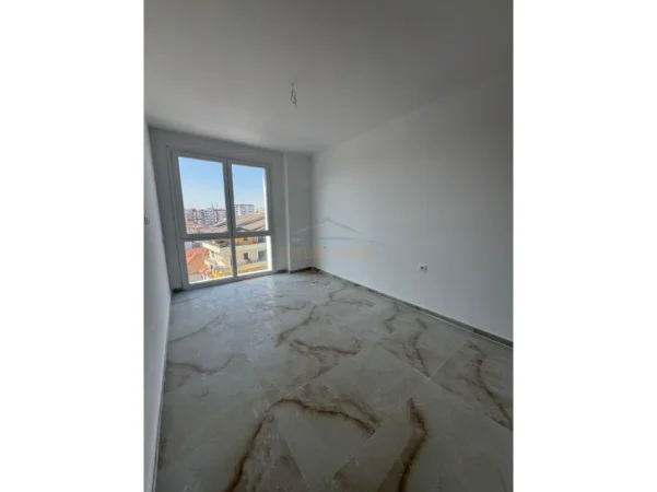 Qera, Apartament 1+1, Bulevardi i Ri, Tiranë. 0696069906