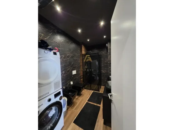 Tirane, shitet apartament+verande | Penthouse 2+1+Aneks+Ballkon , 232 m² 420.000 € (Ali Demi)