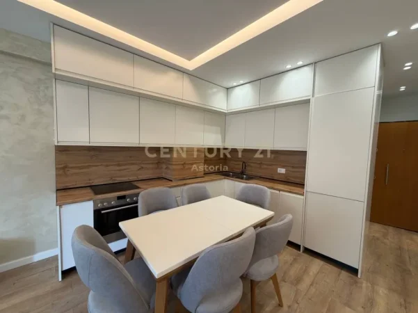 Tirane, jepet me qera apartament 2+1 Kati 2, 79 m² 750 € (rruga e barrikadave)