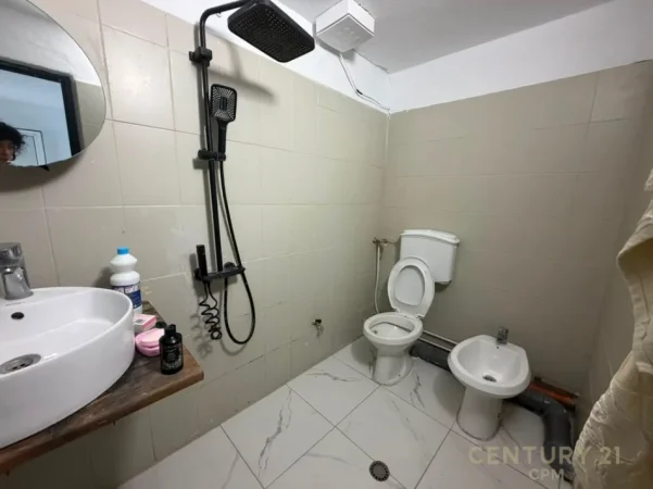 Tirane, jepet me qera apartament 1+1 Kati 1, 50 m² 450 € (rruga e dibres)