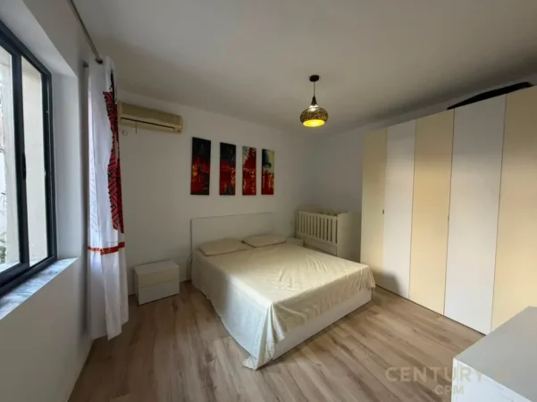 Tirane, jepet me qera apartament 1+1 Kati 1, 50 m² 450 € (rruga e dibres)
