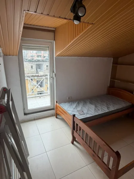 Tirane, jepet me qera apartament 2+1 Kati 5, 80 m² 450 € (Rruga Myslym Shyri)