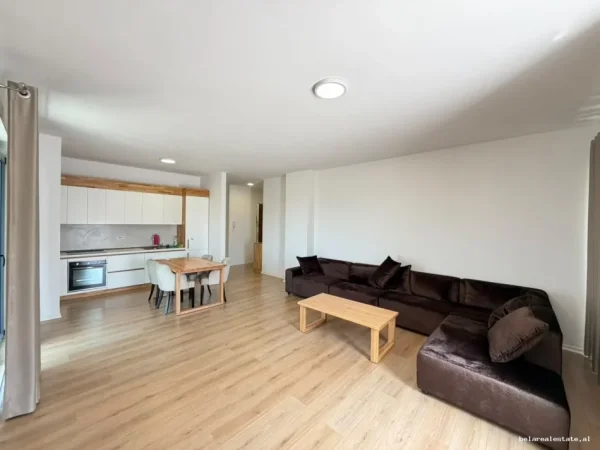 Tirane, jepet me qera apartament 3+1+Ballkon Kati 6, 130 m² 1.000 € (Xhanfize Keko)