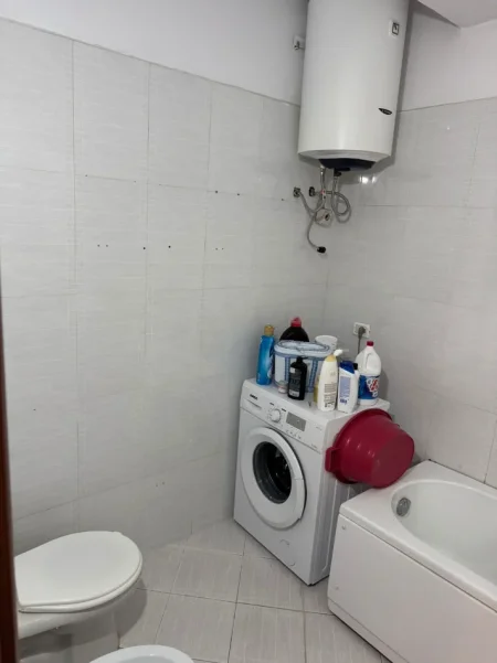 Tirane, jepet me qera apartament 2+1+Ballkon Kati 4, 110 m² 500 € (Astir)