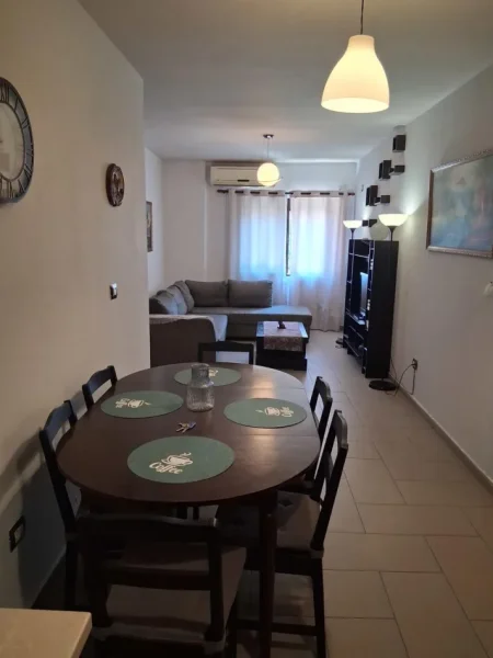 Tirane, jepet me qera apartament 2+1 Kati 3, 103 m² 650 € (Rruga Myslym Shyri)