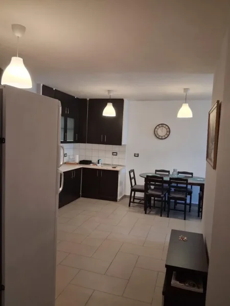 Tirane, jepet me qera apartament 2+1 Kati 3, 103 m² 650 € (Rruga Myslym Shyri)