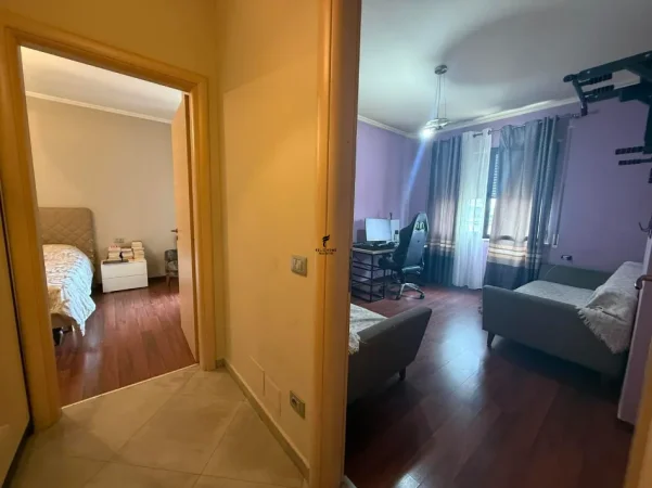 Tirane, shitet apartament 2+1 Kati 5, 102 m² 190.000 € (RRUGA E DIBRES)