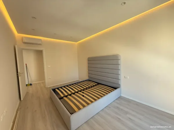 Tirane, jepet me qera apartament 2+1+Ballkon Kati 4, 145 m² 1.250 € (Hysni Gerbolli)
