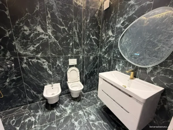 Tirane, jepet me qera apartament 2+1+Ballkon Kati 4, 145 m² 1.250 € (Hysni Gerbolli)
