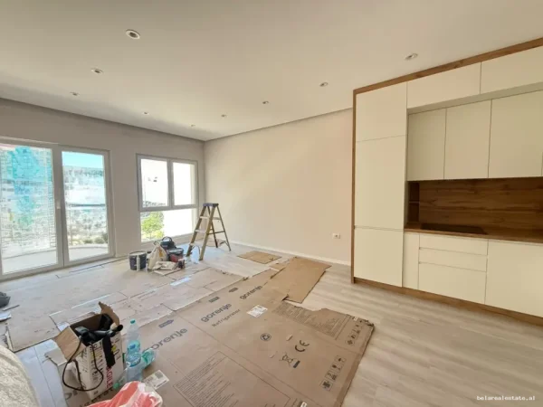 Tirane, jepet me qera apartament 2+1+Ballkon Kati 4, 145 m² 1.250 € (Hysni Gerbolli)