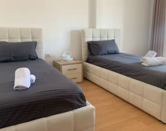 Tirane, jepet me qera apartament 2+1 , 120 m² 650 € 