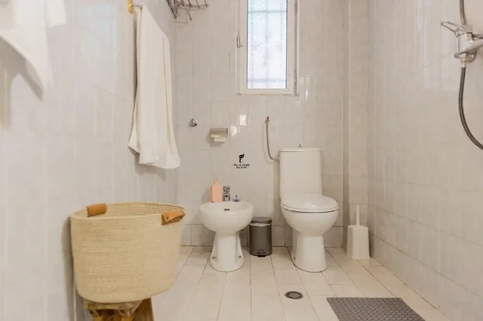 Tirane, jepet me qera apartament 1+1 Kati 2, 70 m² 700 € (QENDER)