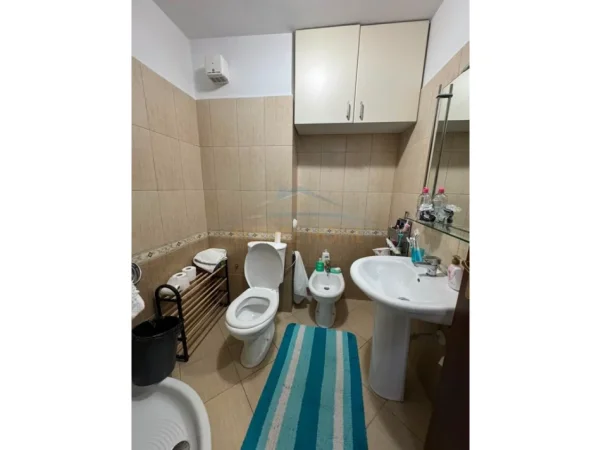 Tirane, shitet apartament 3+1 Kati 4, 123 m² 300.000 € (PALLATI ME SHIGJETA)