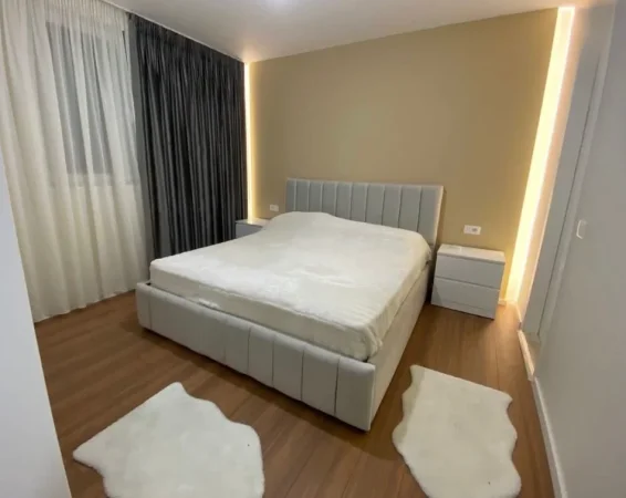 Tirane, jepet me qera apartament 2+1 , 90 m² 800 € 