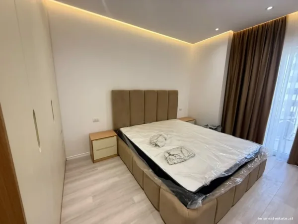Tirane, jepet me qera apartament 1+1+Ballkon Kati 4, 73 m² 730 € (Hysni Gerbolli)