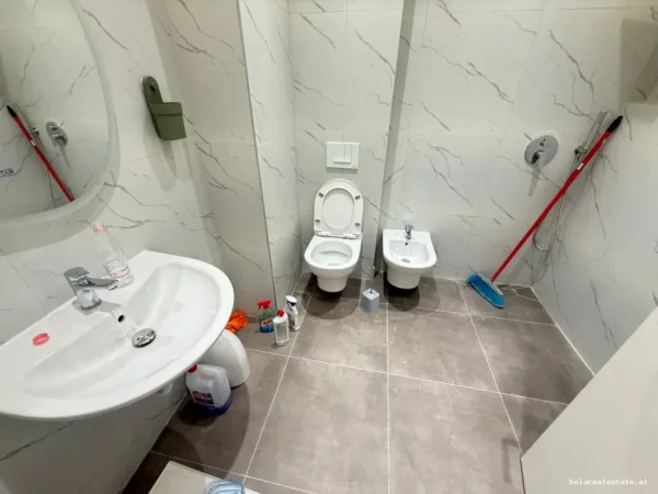 Tirane, jepet me qera apartament 1+1+Ballkon Kati 4, 73 m² 730 € (Hysni Gerbolli)