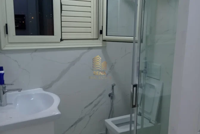 Tirane, jepet me qera apartament 2+1+Ballkon Kati 2, 85 m² 520 € (Porcelan)