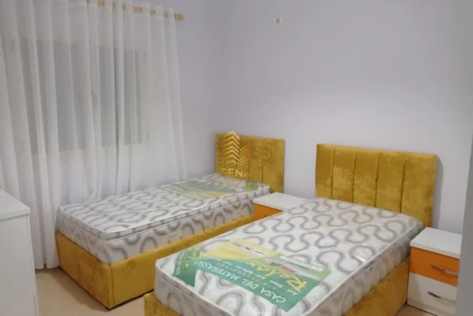 Tirane, jepet me qera apartament 2+1+Ballkon Kati 2, 85 m² 520 € (Porcelan)