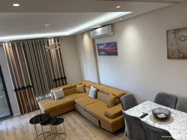 Tirane, jepet me qera apartament 1+1+Ballkon Kati 8, 65 m² 550 € (Xhanfize Keko)