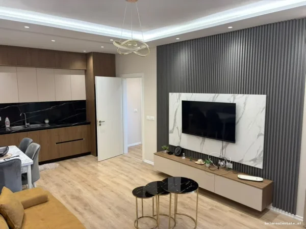 Tirane, jepet me qera apartament 1+1+Ballkon Kati 8, 65 m² 550 € (Xhanfize Keko)