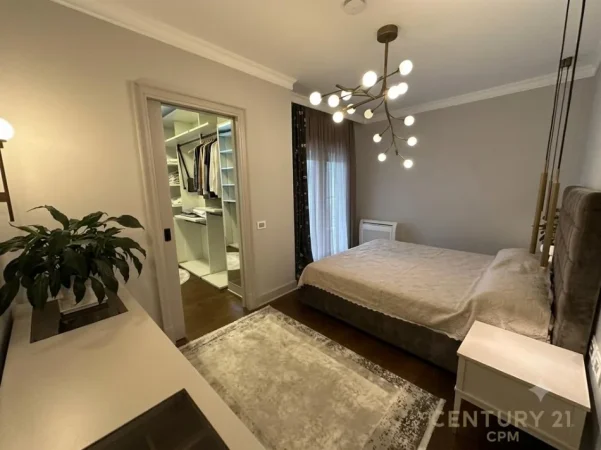 Tirane, jepet me qera apartament 2+1+Ballkon Kati 8, 107 m² 1.700 € 