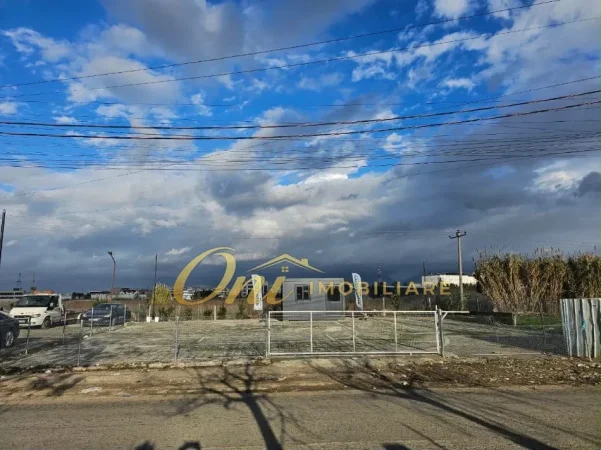 Tirane, jepet me qera toke , 400 m² (KASHAR)