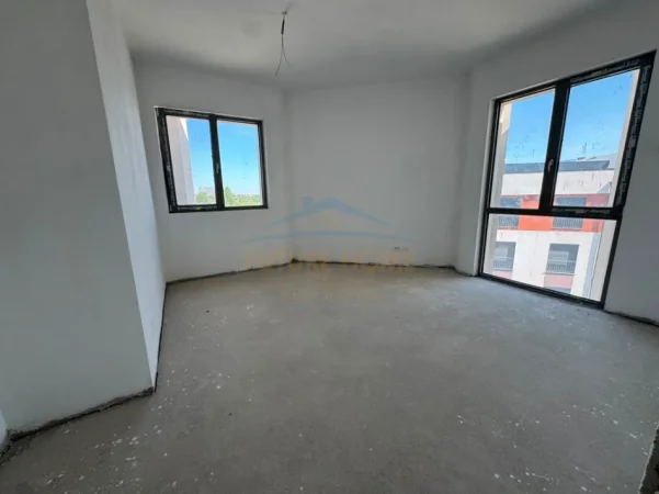 shitet apartament 2+1+Ballkon+POST PARKIMI ,Kati 2, 127 m² 400.000 € (GREEN VALLEY)