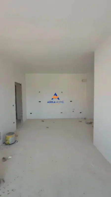 Tirane, shitet apartament 1+1+Ballkon Kati 1, 77 m² 68.000 € 