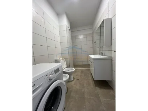 Tirane, shitet apartament 1+1 Kati 8, 81 m² 145.000 € (FUSHA AVIACIONIT)