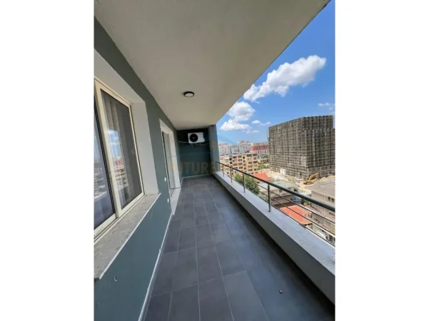Tirane, shitet apartament 1+1 Kati 8, 81 m² 145.000 € (FUSHA AVIACIONIT)