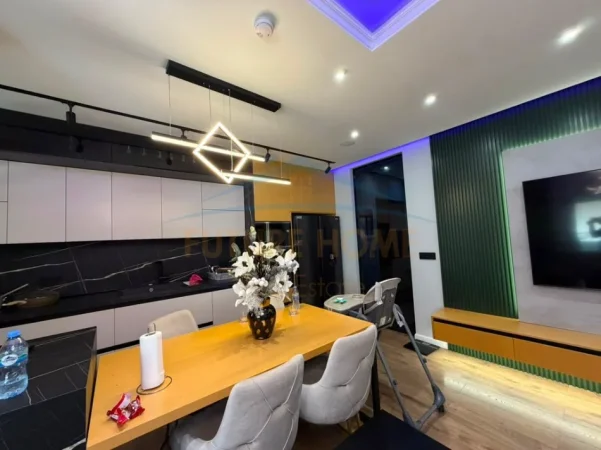 Tirane, shitet apartament 2+1 Kati 4, 98 m² 245.000 € (FUSHA AVIACIONIT)