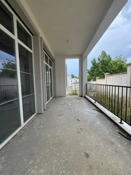 Tirane, shitet Vile Vile 3 Katshe , 1.052 m² 1.600.000 € 