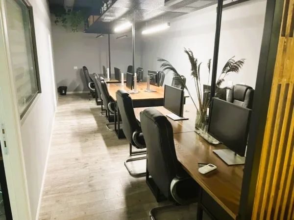 Tirane, jepet me qera zyre Kati 2, 110 m² 2.000 € 
