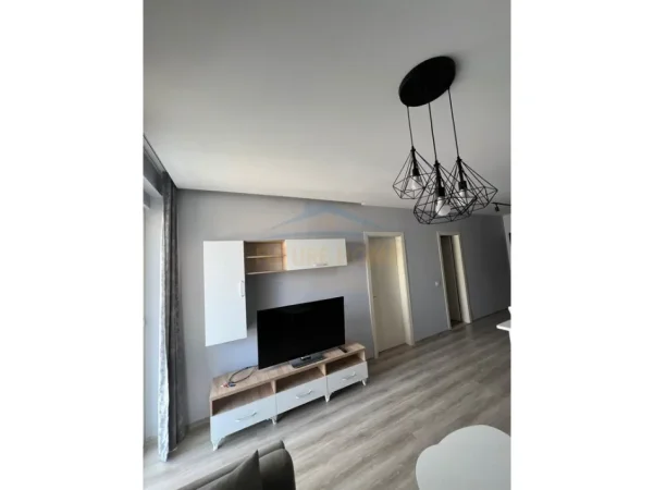 Tirane, shitet apartament 1+1 Kati 8, 81 m² 145.000 € 