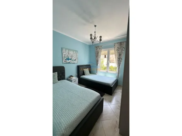 Tirane, shitet apartament 2+1 Kati 2, 123 m² 280.000 € (Kopshti Botanik)