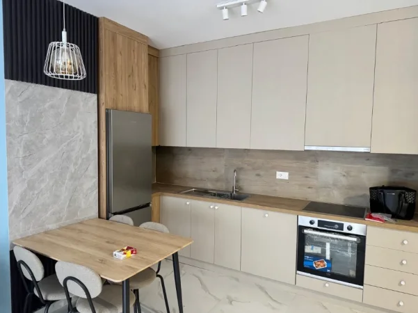 Tirane, jepet me qera apartament 1+1 Kati 1, 68 m² 580 € (Don Bosko)