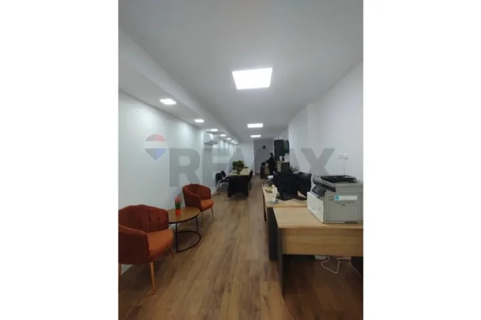 Tirane, jepet me qera apartament 1+1 Kati 1, 44 m² 600 € (Dritan Hoxha)