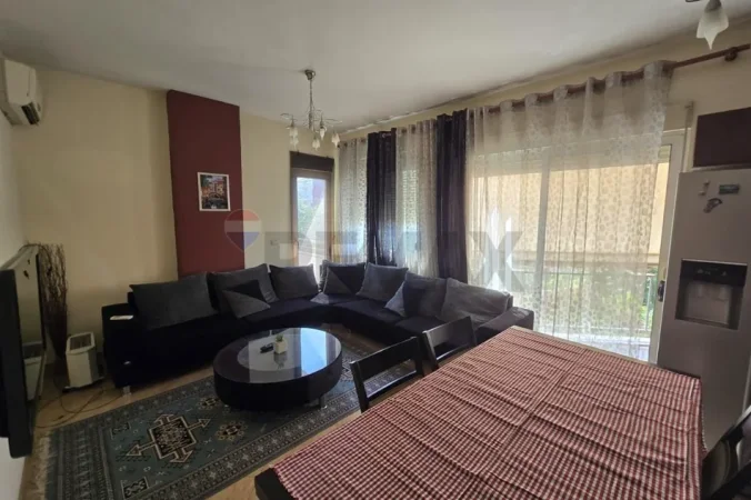 Tirane, jepet me qera apartament 1+1 Kati 2, 450 € (Don bosko)