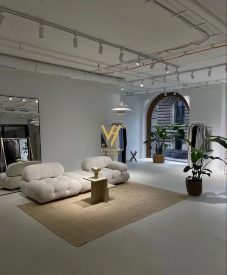 Tirane, jepet me qera dyqan Kati 0, 55 m² 2.000 € (MYSLYM SHYRI)
