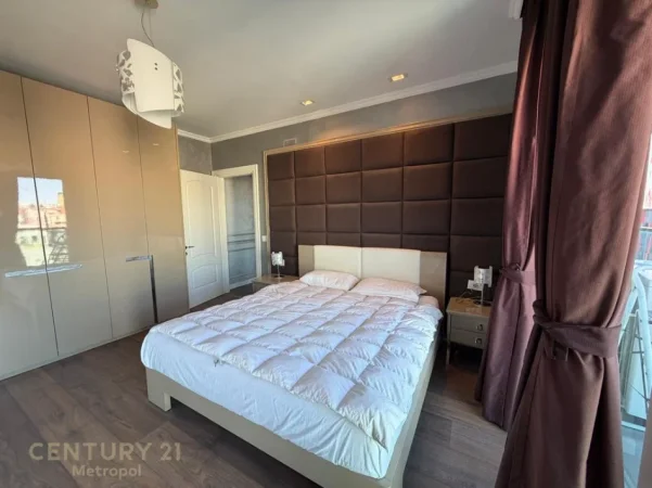 Tirane, jepet me qera apartament 2+1 Kati 8, 147 m² 2.000 € (stadiumi ambasador 3)