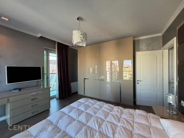 Tirane, jepet me qera apartament 2+1 Kati 8, 147 m² 2.000 € (stadiumi ambasador 3)