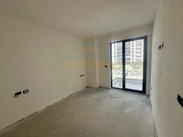 Tirane, shitet apartament 1+1 Kati 1, 76 m² 133.800 € (Fusha e Aviacionit)